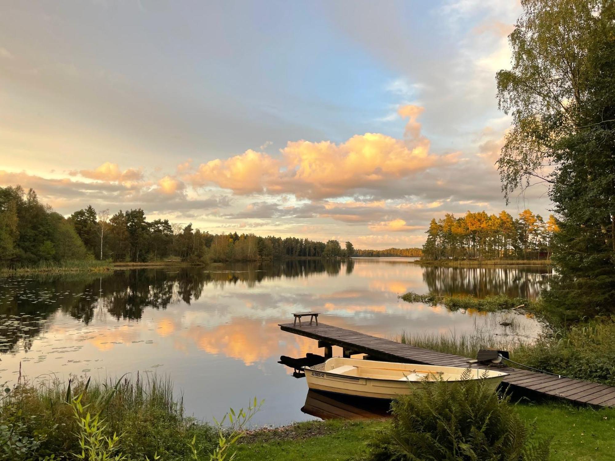 Naturskoent Boende Vid Sjoe Skanes Fagerhult Exterior photo
